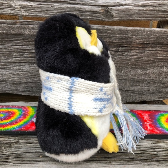 💙Pair of Penguins stuffed animal Plush Winter decor Tux Russ Berrie plushie 🖤 - Picture 11 of 14